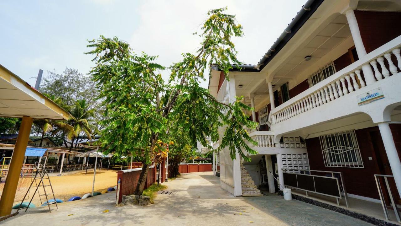 The Family Kingdom Resort Freetown Exterior foto